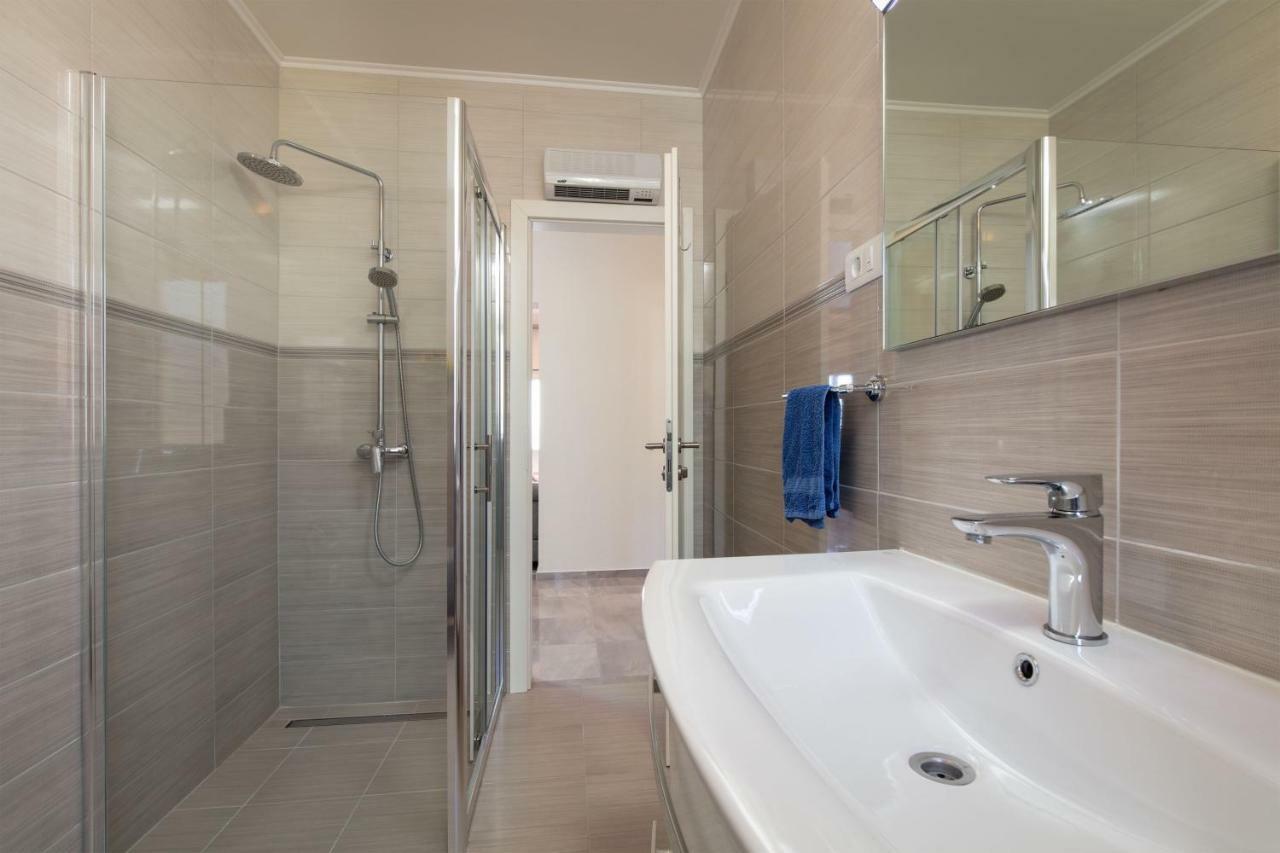 Luxury Apartment Nora Podstrana Luaran gambar