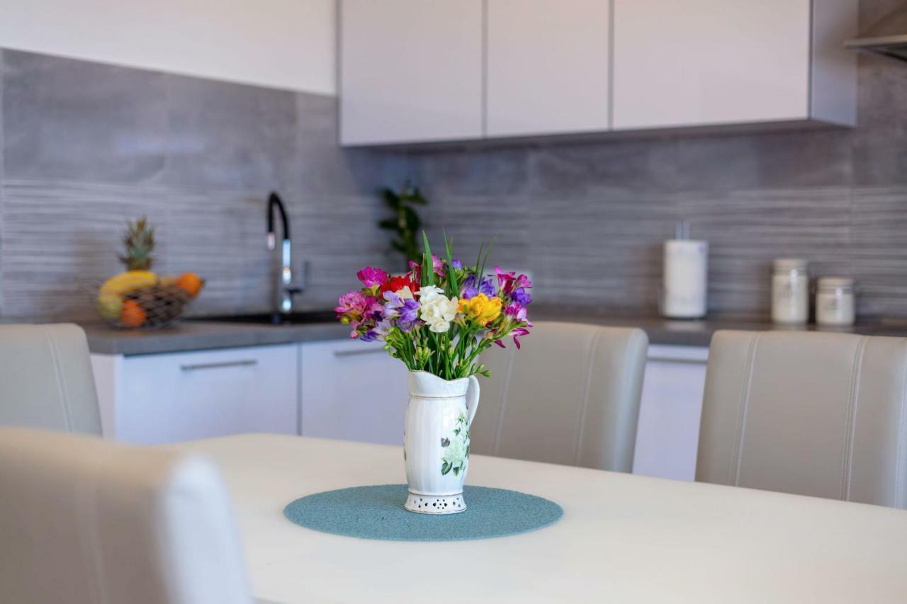 Luxury Apartment Nora Podstrana Luaran gambar