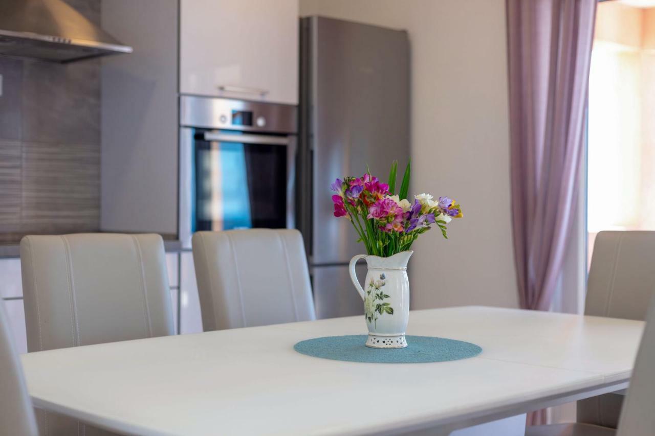 Luxury Apartment Nora Podstrana Luaran gambar