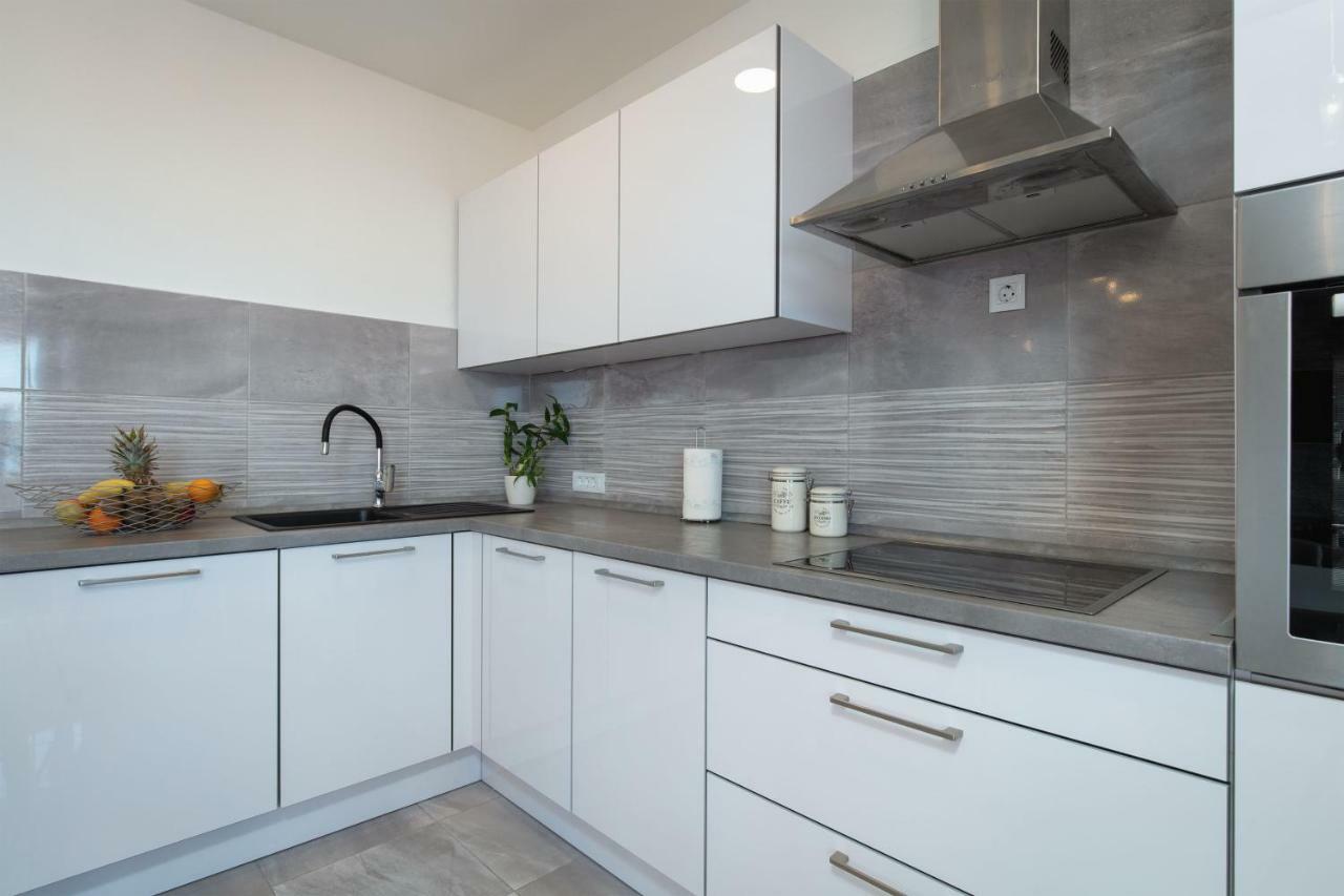 Luxury Apartment Nora Podstrana Luaran gambar